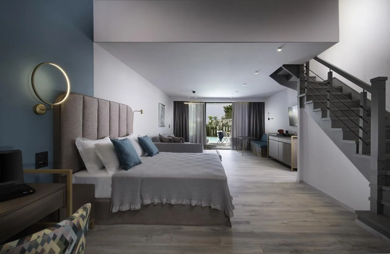 Lagomandra Beach Hotel